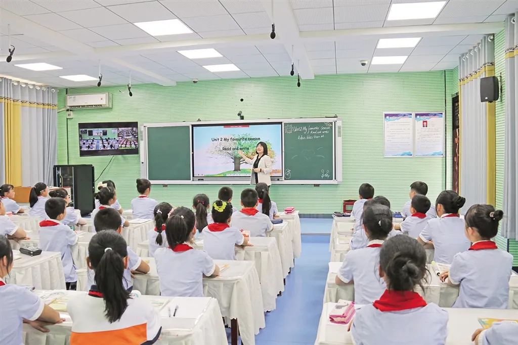 城關(guān)二小與中池小學(xué)、曾溪小學(xué)開展互動(dòng)課堂.jpg